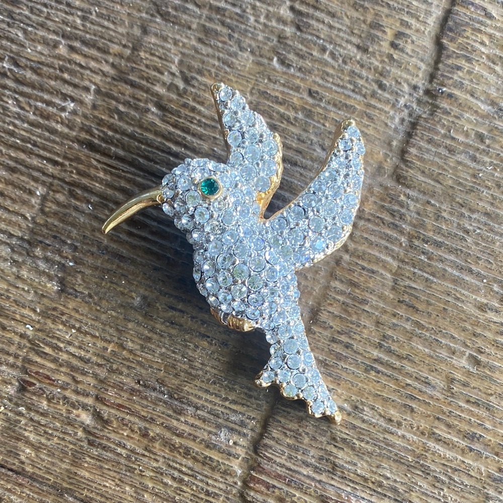 Vintage LIND Gold Tone GE Pave Crystal Rhinestone Hummingbird Brooch. Ornate